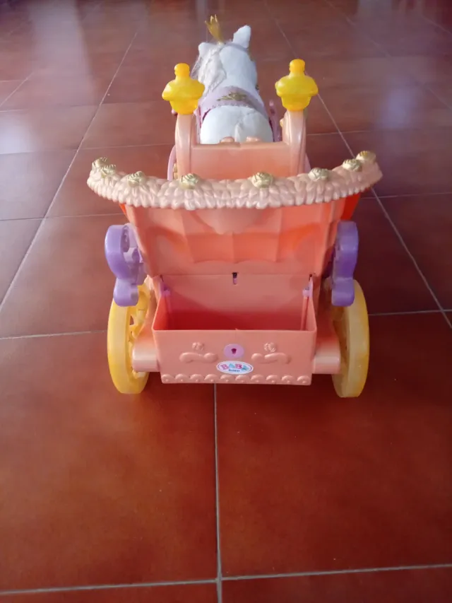 Carroza con poni,Baby born,con musica música