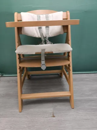 Trona de madera para bebé