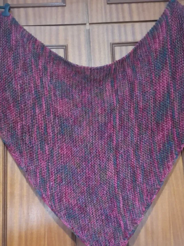 Manton grande pico moteado,a mano