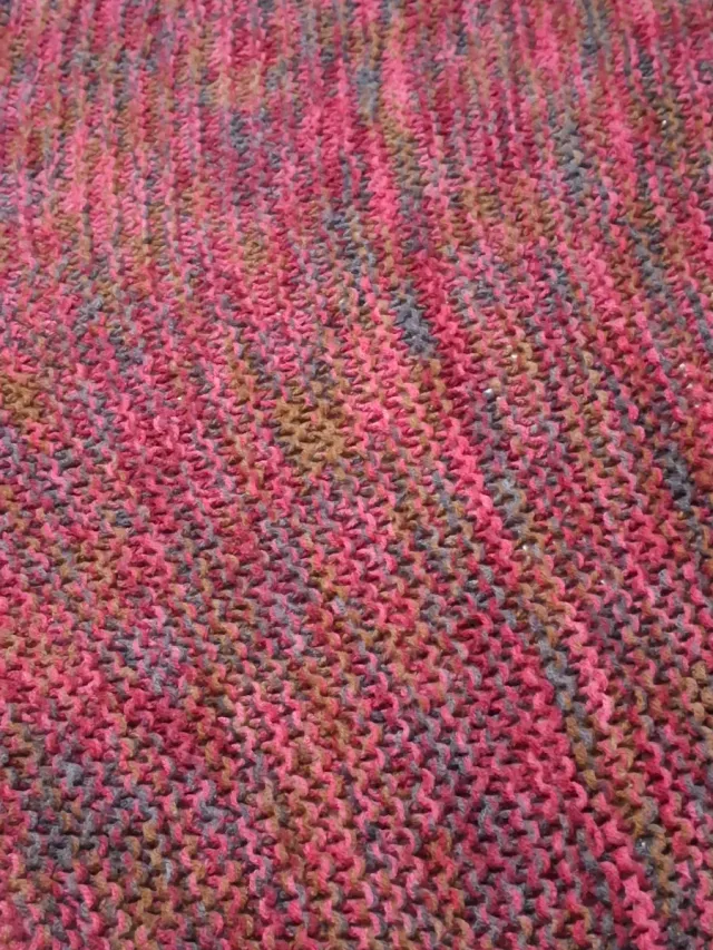 Manton grande pico moteado,a mano