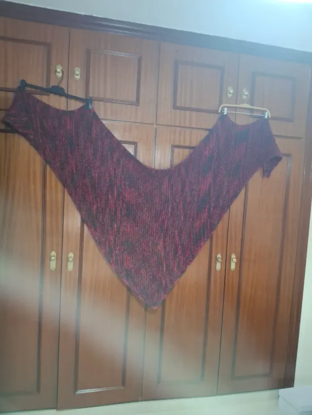 Manton grande pico moteado,a mano