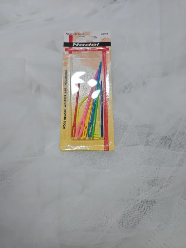 Surtido agujas lana plástico