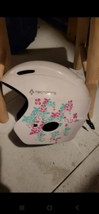 Casco de esquí para niña Tecnogro,usado 2 veces!!