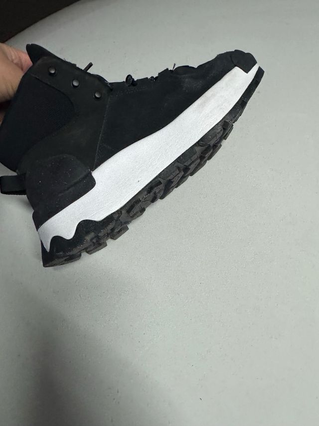 Botas Nike Negras y Blancas