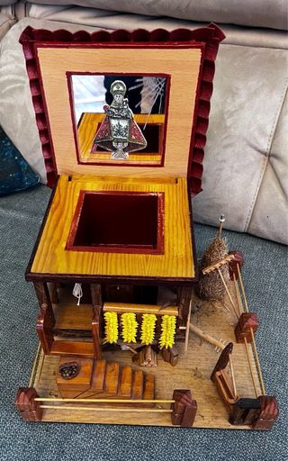 Horreo joyero de madera