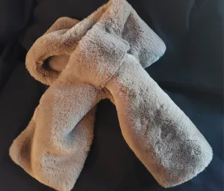 Cuello de pelo sintético beige/marrón/tostado