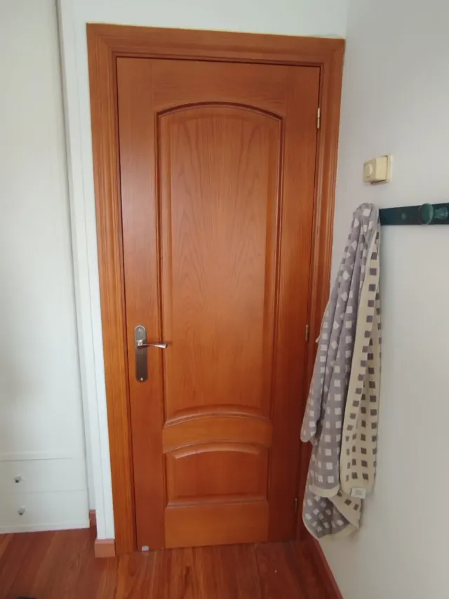 Puerta de madera interior