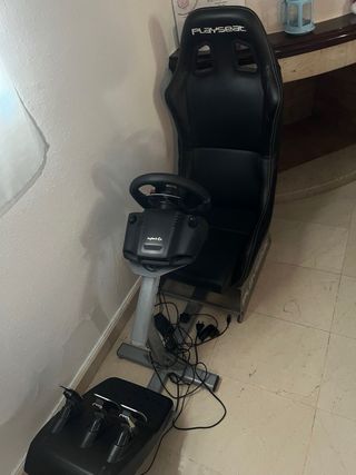 Playseat Sedia da Gaming + Volante Logitech