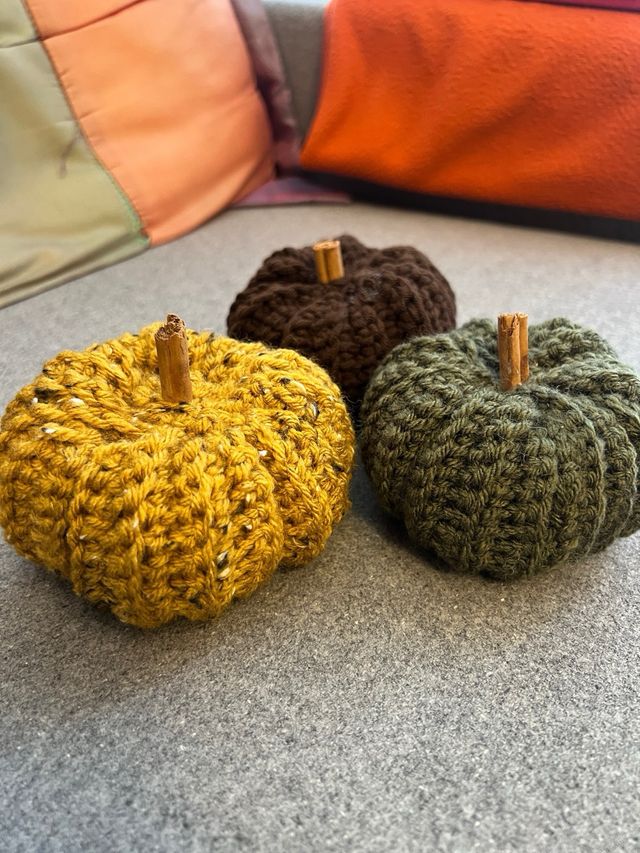 Conjunto de 3 Calabazas de ganchillo decorativas