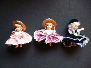 3 Miniatura Bambole in Ceramica