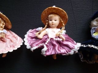 3 Miniatura Bambole in Ceramica