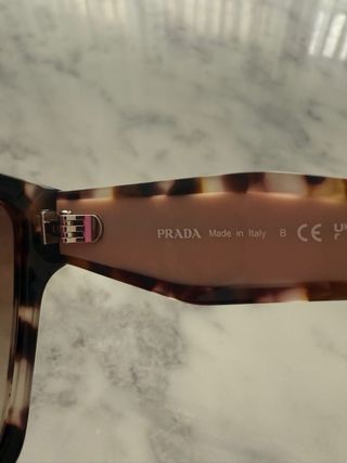 Occhiali da sole Prada tartarugati