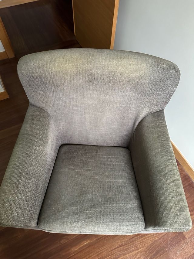 Butaca y reposapiés tapizados gris/verde