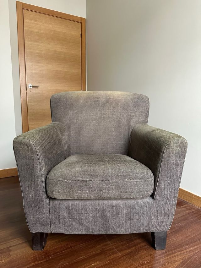 Butaca y reposapiés tapizados gris/verde