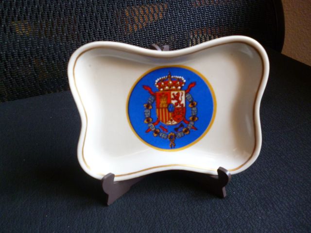 Platillo decorativo escudo monárquico