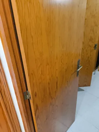 5 Puertas  de madera bien conservadas