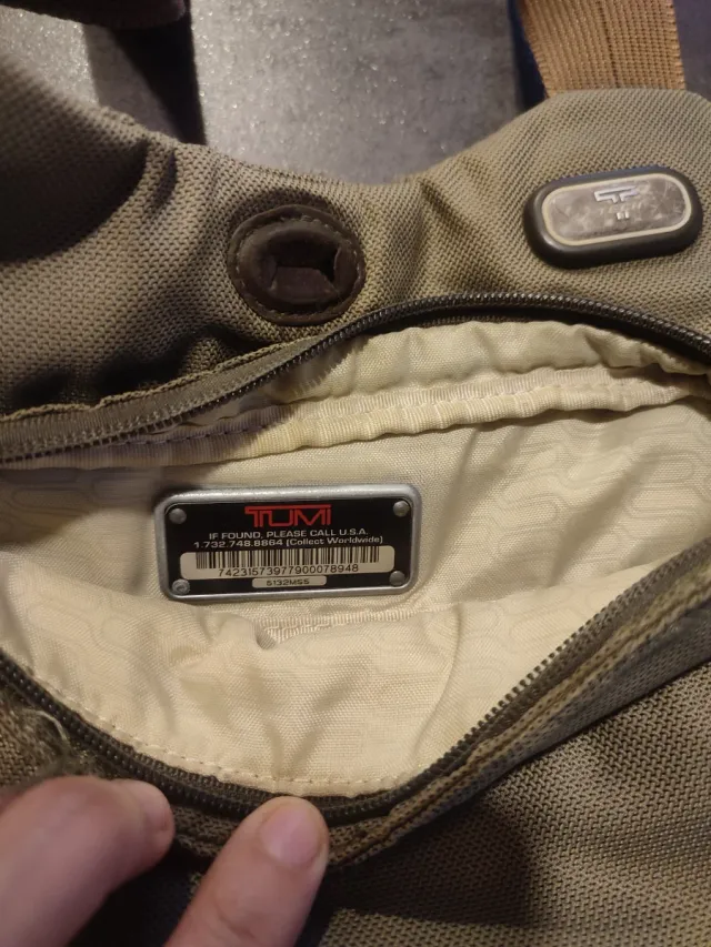 Bolso bandolera Tumi