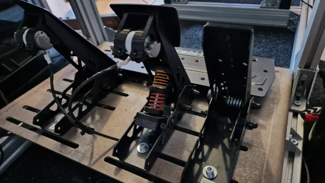 Moza R3 + Aros + Cockpit