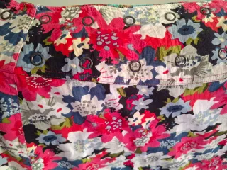 Falda reversible y ajustable floral