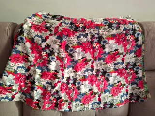 Falda reversible y ajustable floral