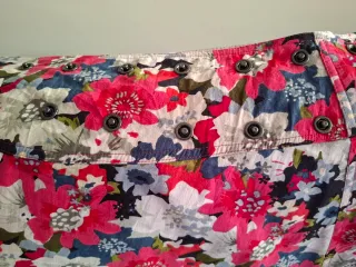 Falda reversible y ajustable floral