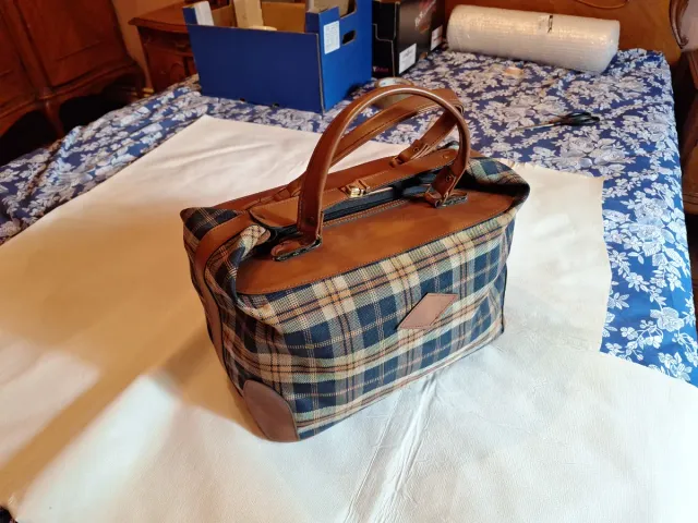 Bolso de mano tipo neceser para viaje