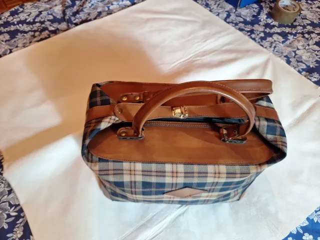 Bolso de mano tipo neceser para viaje