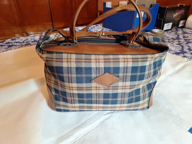 Bolso de mano tipo neceser para viaje