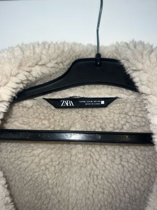Chaqueta Zara efecto piel forrada