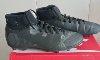 Botas de fútbol Nike para césped
