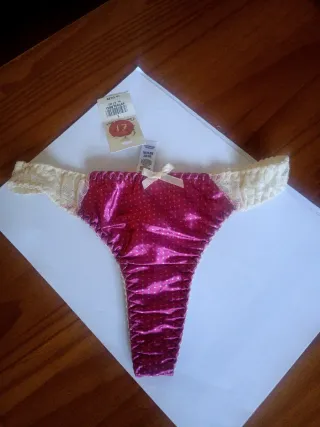 Lencería muy femenina y floral,NUEVA