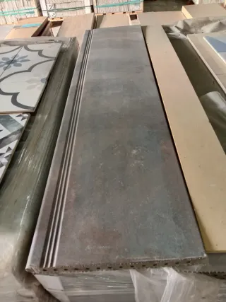 Peldaños escalera y bordes para piscina