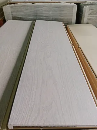 Peldaños escalera y bordes para piscina