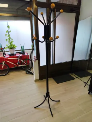 Perchero de pie Industrial