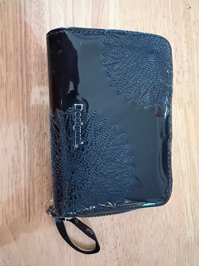 Monedero Desigual Azul Charol