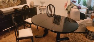 MESA DE COMEDOR CON SILLAS