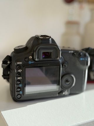 Cámara Canon EOS 5D Mark II + Lente 50mm 1.8 STM