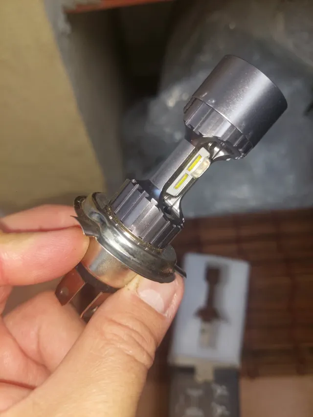 Bombilla LED luz faro Moto