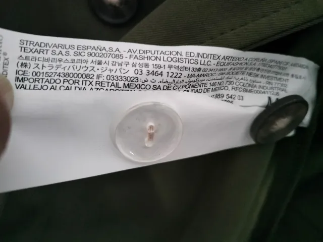 Gabardina Stradivarius verde militar Talla M