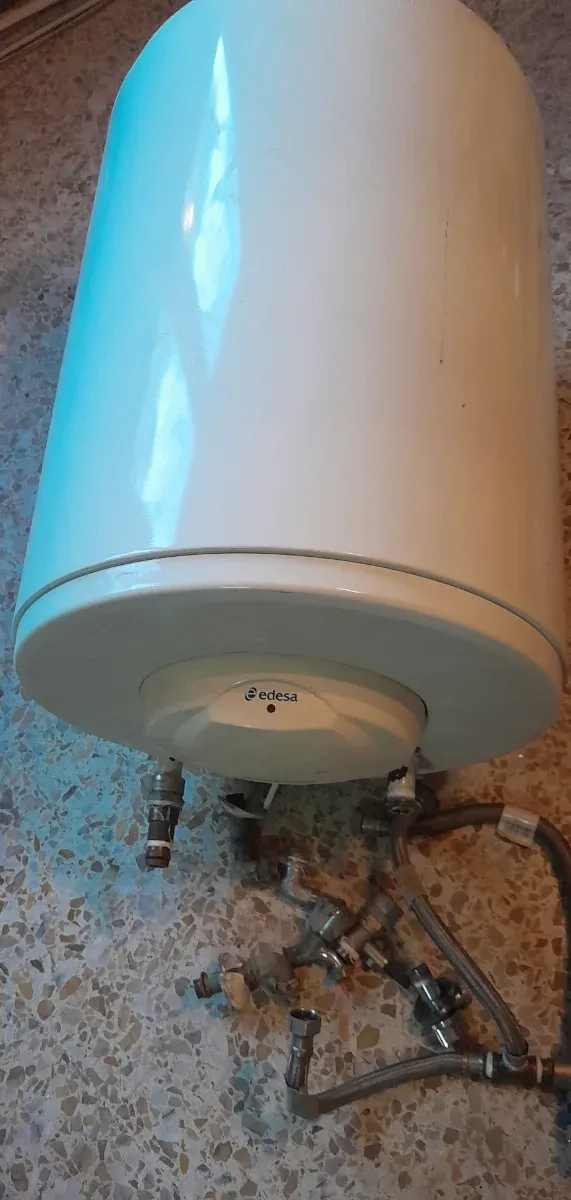 Acumulador Eléctrico Edesa 75 litros.