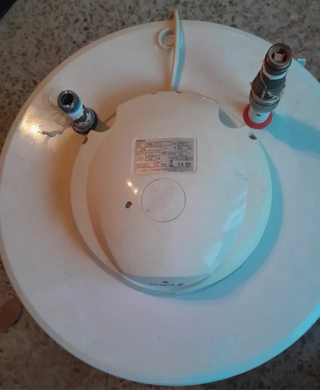 Acumulador Eléctrico Edesa 75 litros.