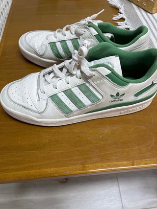 Zapatillas Adidas Blancas y Verdes