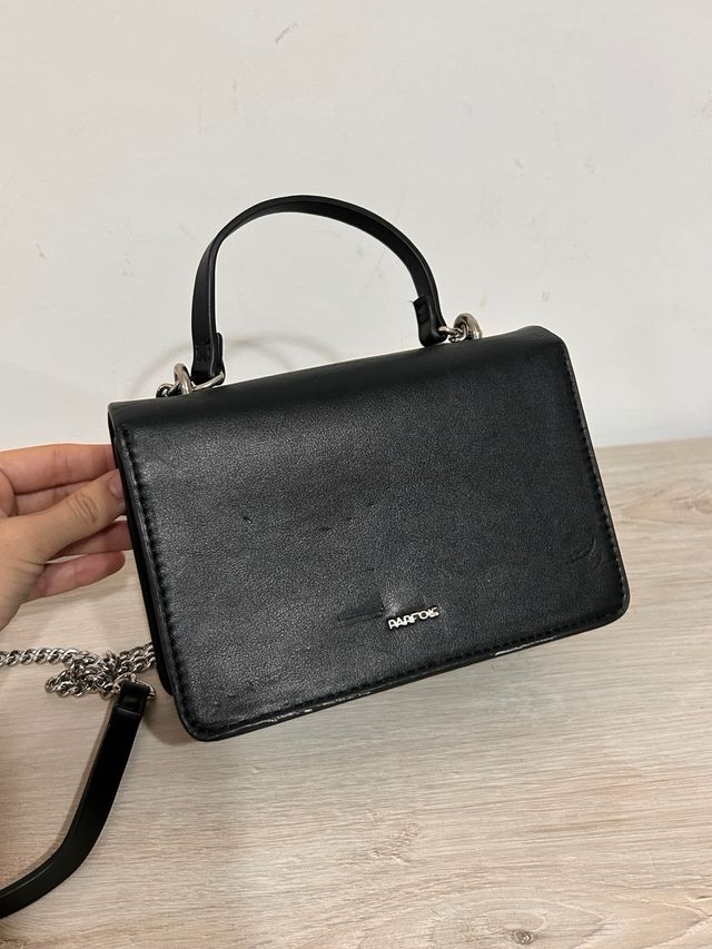 Bolso Parfois negro con brillantes