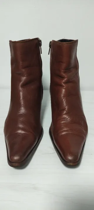 Botines de piel marrones