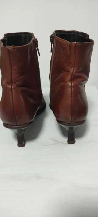 Botines de piel marrones