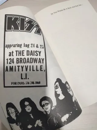 Libro Musical KISS di Pierfrancesco Atzori