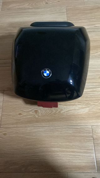 Baúl moto BMW negro está nuevo
