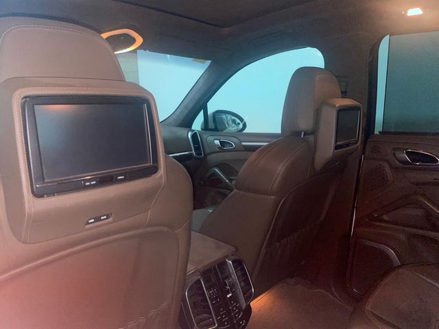 Porsche Cayenne GTS 2013