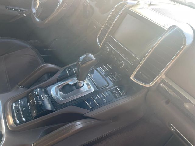 Porsche Cayenne GTS 2013