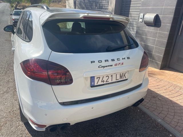 Porsche Cayenne GTS 2013